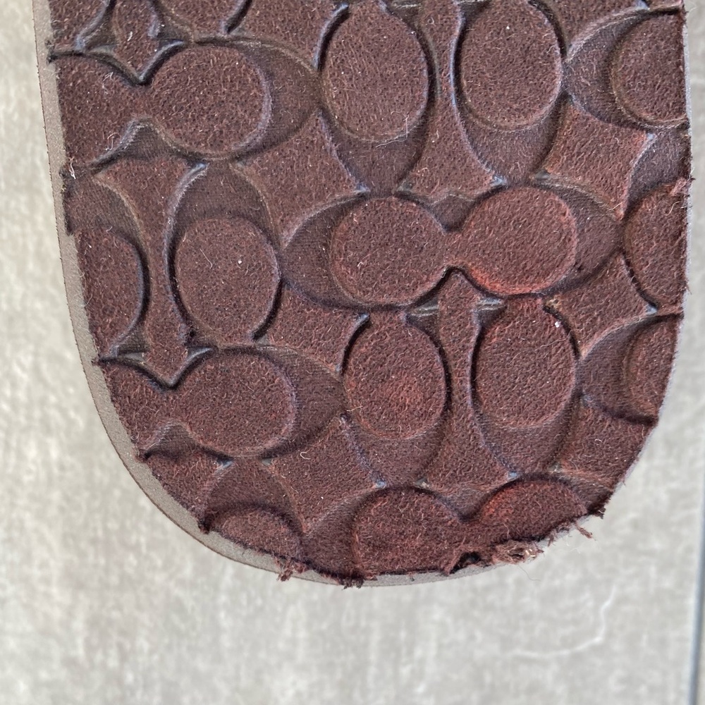 Coach Women's 8.5 Brown Signature Flip Flops - Picture 4 of 6
